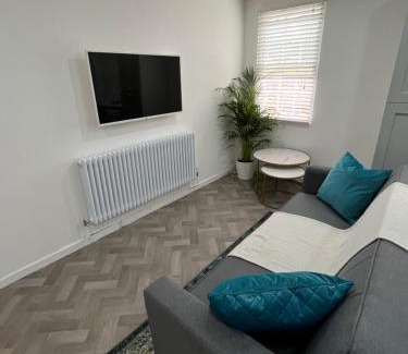 Warwick Town Centre Apartment | Warwick Town Centre Property