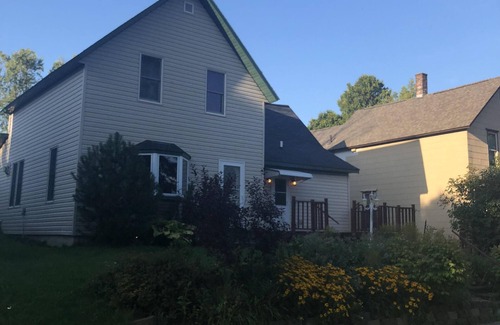 Washburn House | Washburn House a few blocks from beautiful Lake Superior
