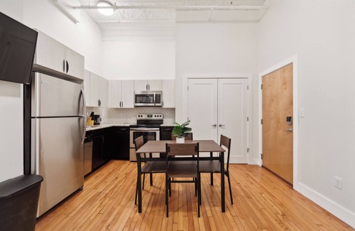 Albany Apartment | Washington Lofts 109 Spacious 1 Bedroom 1 Bath
