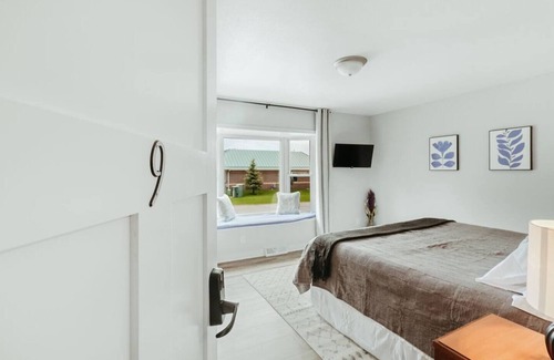 Plover House | Washington Manor Room #9
