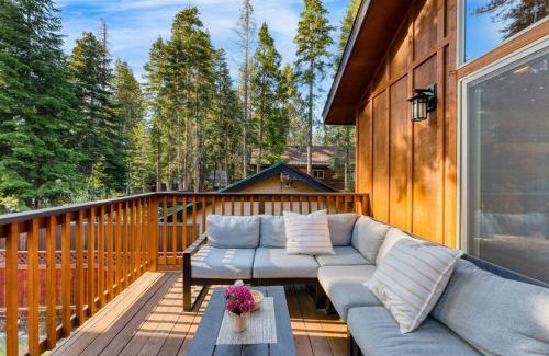 Tahoma House | Washoe Chalet by AvantStay Game Room Hot Tub Putting Green Fire Pit