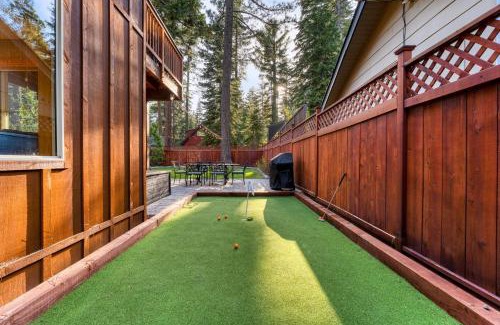 Tahoma House | Washoe Chalet by AvantStay Game Room Hot Tub Putting Green Fire Pit
