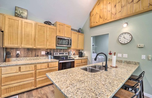 Butler House | Watauga Lake Butler Retreat w/Private Dock!