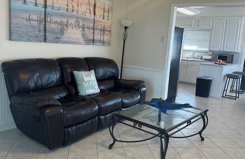 Bacliff House | Watch amazing sunsets from the 6 person hot tub & private 220’ pier.
