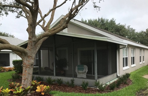 Mount Dora House | WATCH GOLFERS FROM YOUR COVERED LANAI