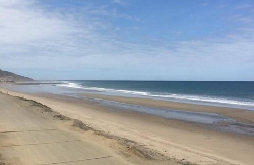 San Mateo Condo | WATCH & HEAR THE WAVES FROM BEAUTIFUL OCEAN FRONT CONDO