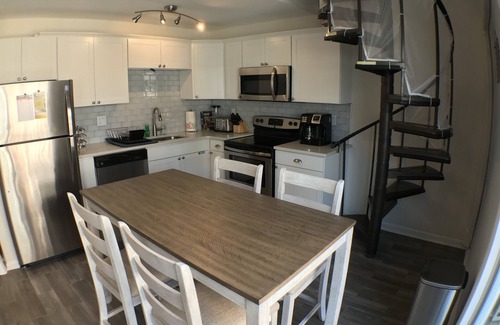 North Ocean City Condo | Watch the Waves and Relax. Steps from the Beach! Sunny & Breezy top floor unit.