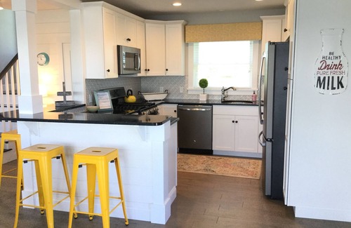 Eastport House | Watch the whales from your deck!