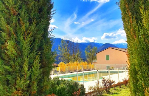 Montbrun-les-Bains Apartment | Watch Tower 2 - Two Bedroom Apartment, Garden View