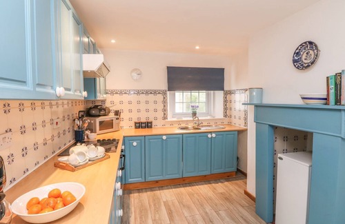Downderry House | WATCHTOWER, family friendly, character holiday cottage in Looe