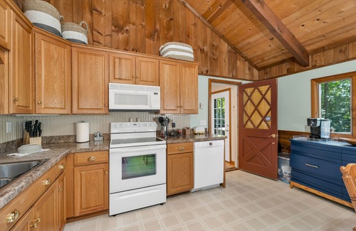Moultonborough House | Water Access Home Sleeps 8 and Short Walk to Far Echo Harbor Beach