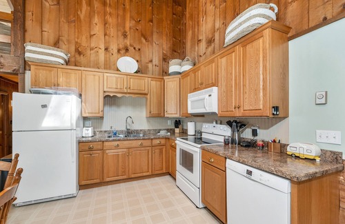 Moultonborough House | Water Access Home Sleeps 8 and Short Walk to Far Echo Harbor Beach