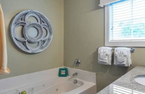 Lackey Resort | Water Country USA, Busch Gardens, Pools & Golf are all available attractions