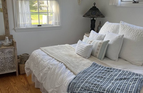 Aquebogue Cottage | Water front Beautiful Beach cottage on Peconic Bay