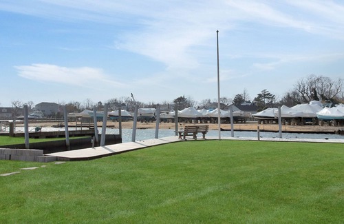 Amityville House | Water front home on the Beautiful Amityville River