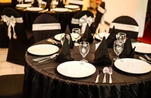 Kandy Hotel | Water Front Hotel - Kandy
