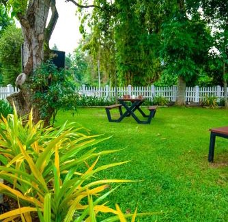 Kandy Hotel | Water Front Hotel - Kandy
