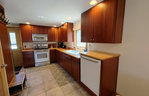 Munising House | Water front House. Completely off-grid and just outside of town.