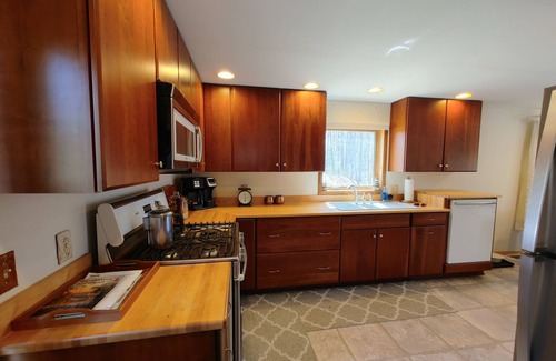 Munising House | Water front House. Completely off-grid and just outside of town.