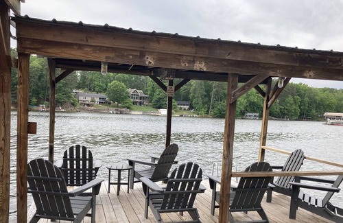 New London House | Water Front Playland at Badin Lake
