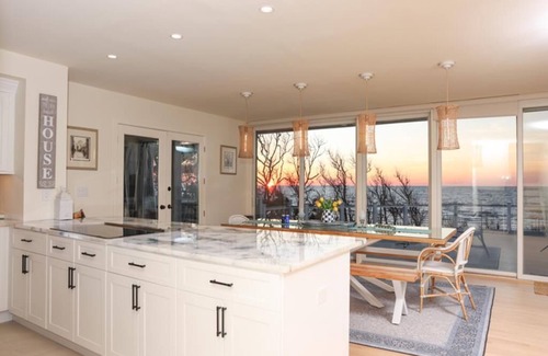 Villas House | Water Front Property with Customized Pool and Spa with private access to the Delaware Bay