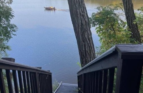 Mosinee RV Rental | Water front South RV site right on the lake.