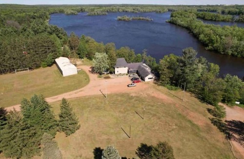Mosinee RV Rental | Water front South RV site right on the lake.