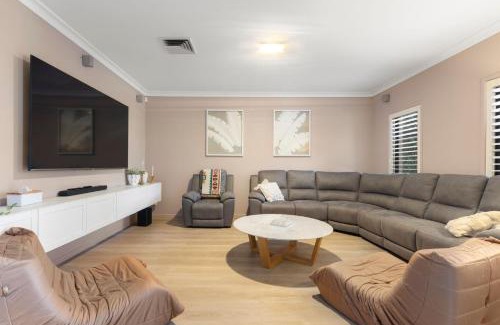Callala Bay House | Water Lane - Swimming Pool - 4 Mins Walk to Bay