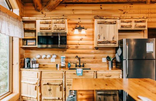 Millersburg House | Water Lily Cabin by Amish Country Lodging
