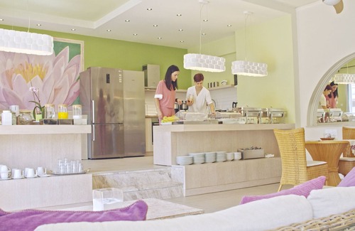 Kalathas Apartment | Water Lily