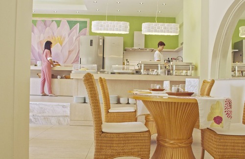 Kalathas Apartment | Water Lily