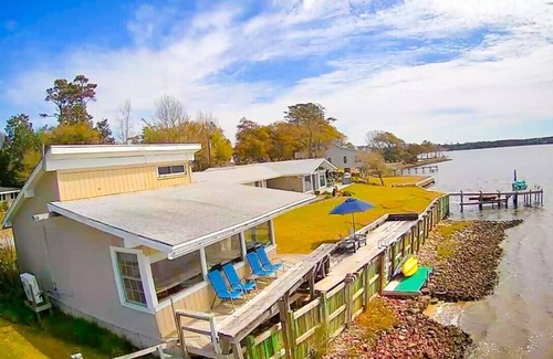 Peletier House | Water Lover's Retreat, quiet getaway for 2