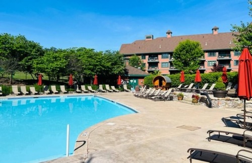 Vernon Condo | Water Park (Next Door) Pool Hot Tubs Sauna Gym Stunning Mountain Views #220