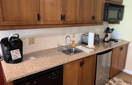 Vernon Condo | Water Park (Next Door) Pool Hot Tubs Sauna Gym Deck Stunning Mountain Views #330