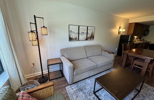 Vernon Condo | Water Park (Next Door) Pool Hot Tubs Sauna Gym Deck Stunning Mountain Views #330