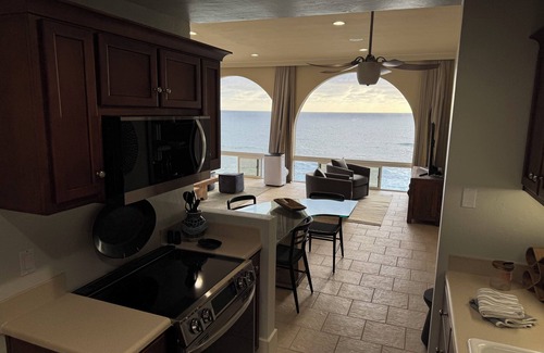 La Jolla Condo | Water's Edge at Windansea