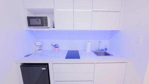 Puerta de Tierra Apartment | Water Side Studio King Bed With Pool