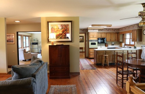 Lexington House | Water Trough Hill - Views of Lexington