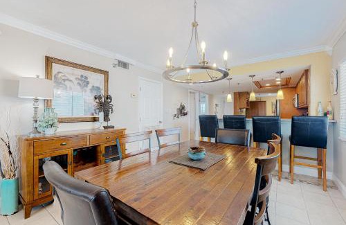 Indian Shores Apartment | Water View 402