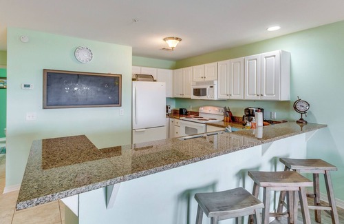 Innerarity Townhomes House | Water-View Pensacola Townhome w/ Beach Access!