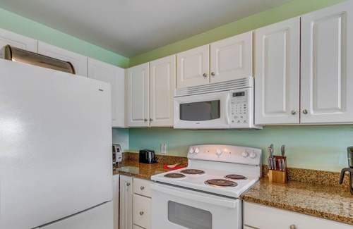 Innerarity Townhomes House | Water-View Pensacola Townhome w/ Beach Access!