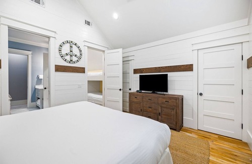 Forest District House | WaterColor with Golf Cart, BIG Private Pool, 5 Bikes! Great Outdoor Space!