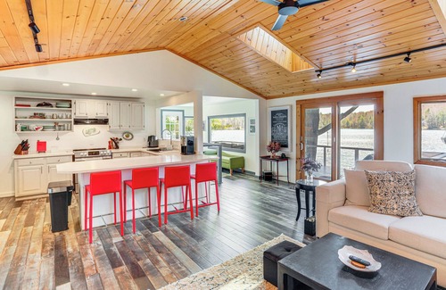 Sherwood Forest House | Watercrafts & Dock: Stunning Lakehouse in Becket!