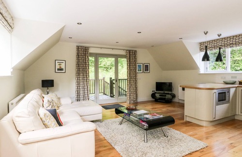 Glen Urquhart House | WATERFALL APARTMENT, pet friendly, with a garden in Cannich