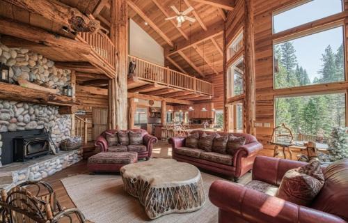 Shaver Lake House | Waterfall Lodge Yellowstone Vibes Ac Space