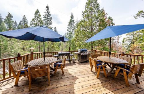 Shaver Lake House | Waterfall Lodge Yellowstone Vibes Ac Space