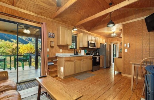 Chimney Rock House | Waterfall & Mountain views| Hot Tub| Sleeps 2