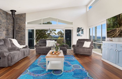 Jerrara House | Waterfall Rest – Stunning oasis amongst the hills
