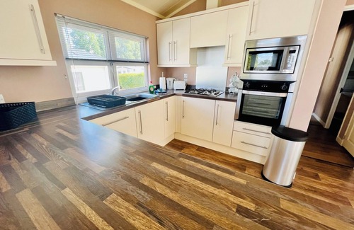 Hamworthy House | Waterfall Retreat Rockley Park Restful 2 Bedroom Lodge Poole