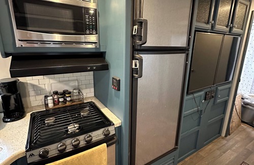 Pickens House | Waterfall view cozy camper